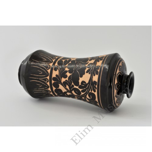 1767  A Chizhou-Ware Slender Waist Carved Peony Vase